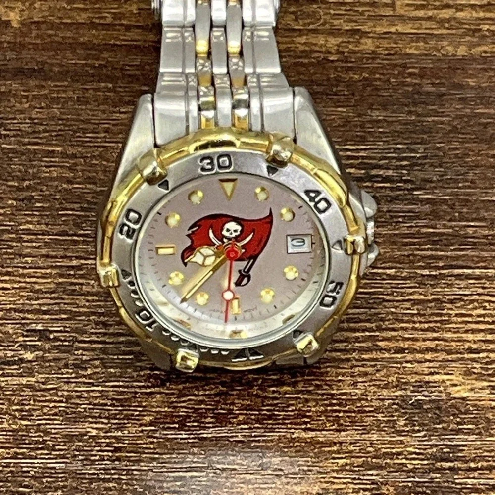 LogoArt Tampa Bay Buccaneers Vintage Women's Watch Stainless Steel New Battery